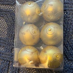 Elegant Gold Holiday Ornaments